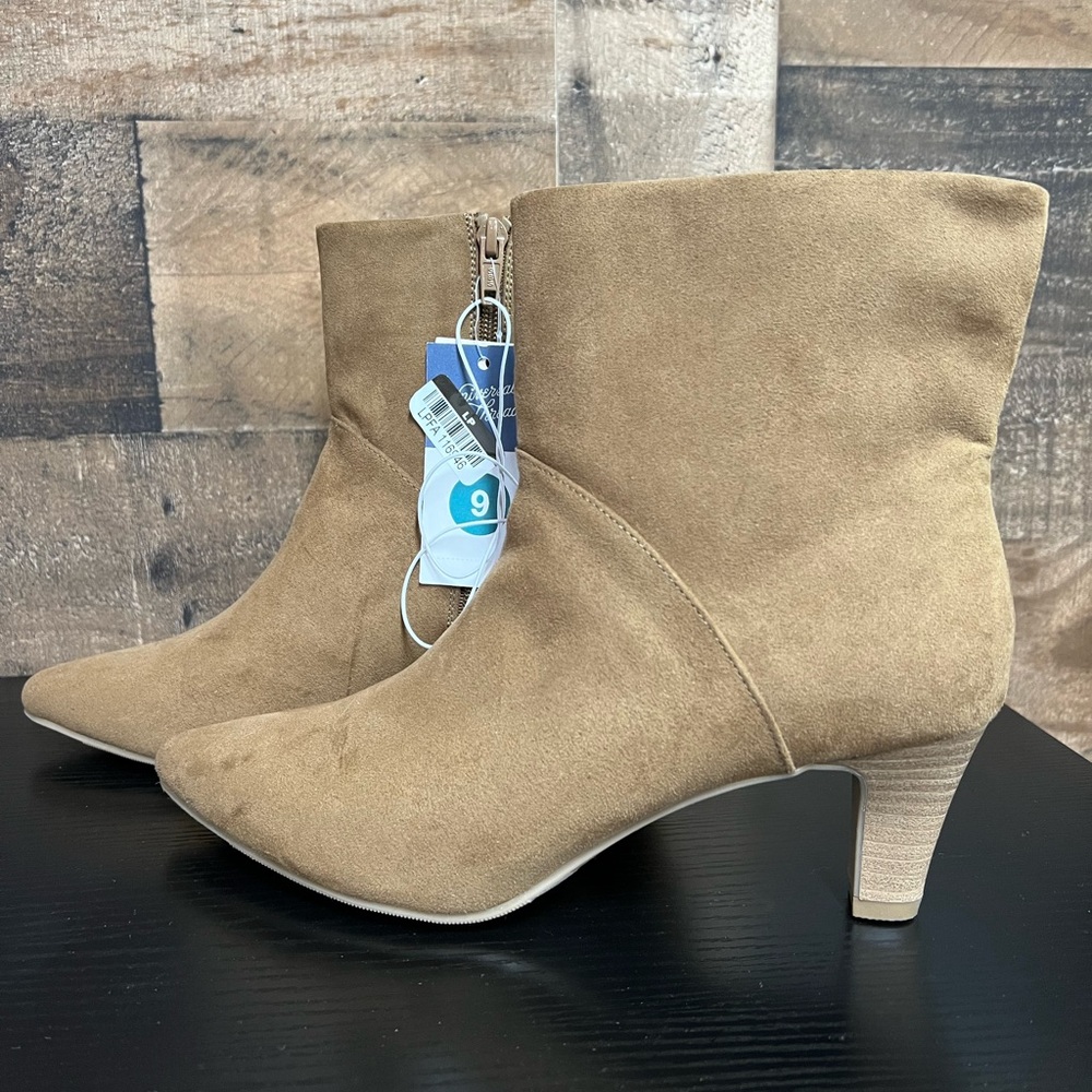 Universal Thread Boots